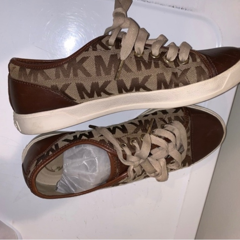 Mk brown shoes in good used condition - Picture 3 of 3